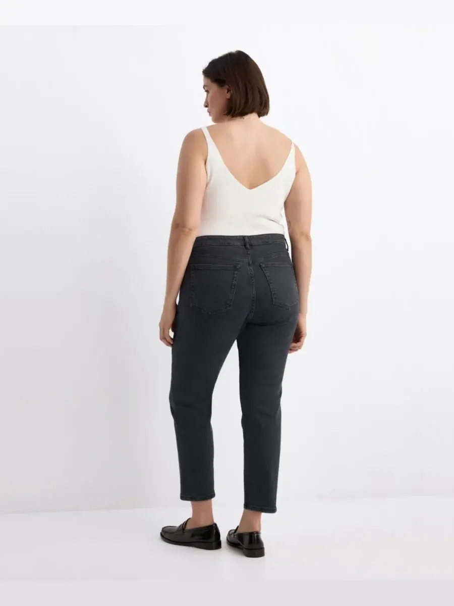 Женские укороченные джинсы Claudia Slim-Fit MANGO — изображение 5 из 8, черный джинсовый синий