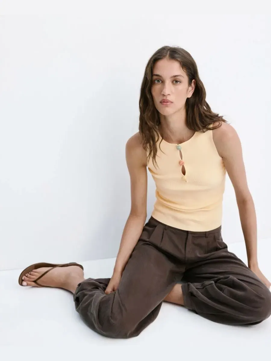 Женский топ с бисером, без рукавов, модель Beads Ribbed Top MANGO — изображение 6 из 6, желтый