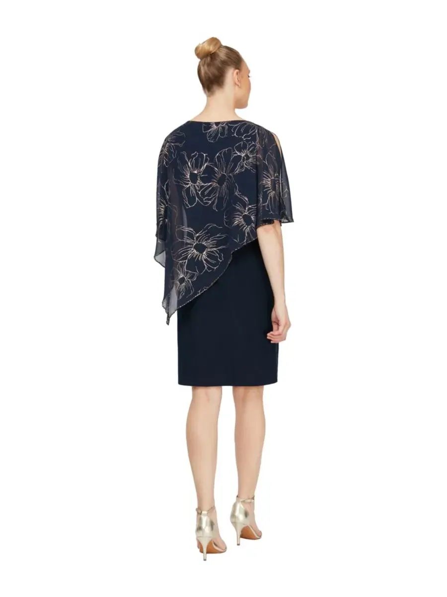 Платье-футляр без рукавов с цветочной накидкой SL Fashions — изображение 3 из 3, темно-синий/розовый