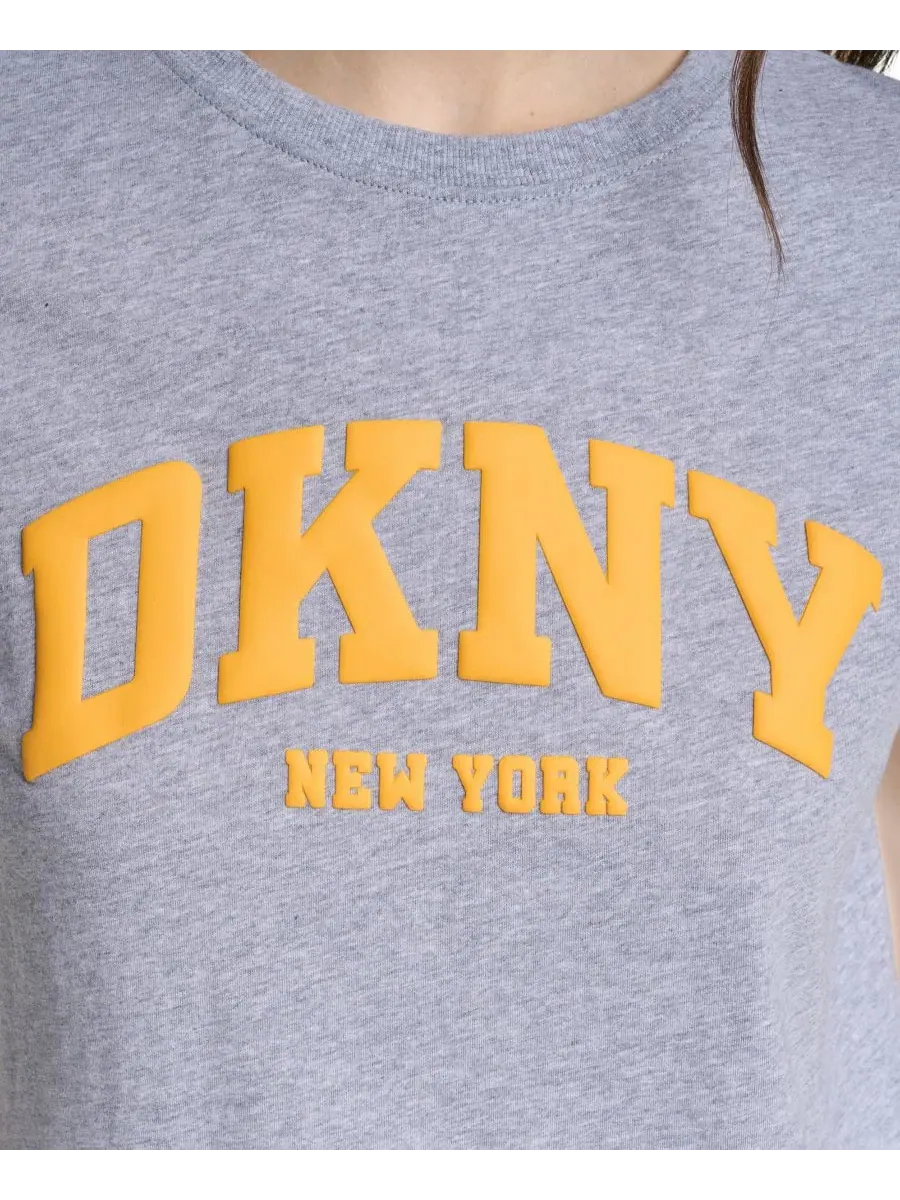 Футболка женская свободного кроя с объемным логотипом Varsity DKNY Sport, Pgh/Taxi Cab — изображение 5 из 5