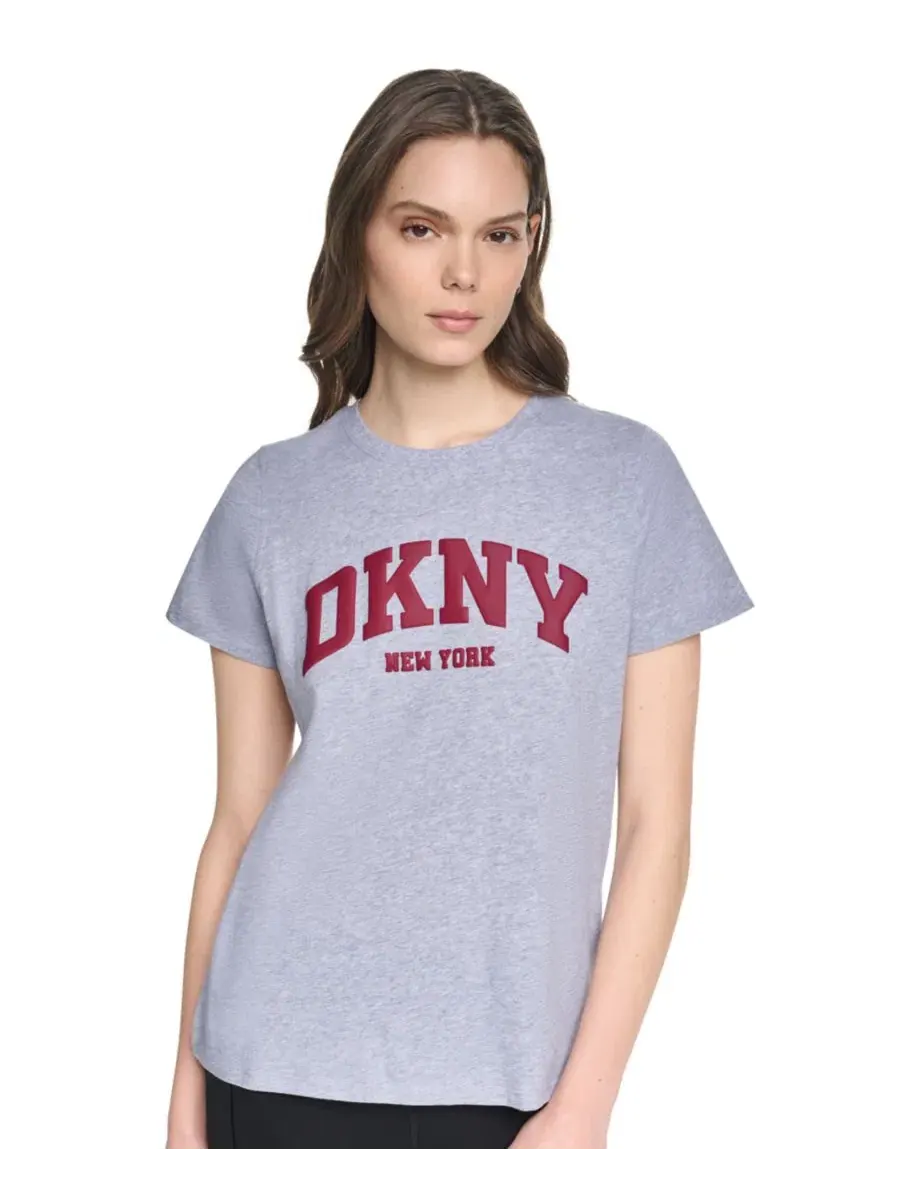 Футболка женская свободного кроя с вышивкой Puff Varsity Logo DKNY Sport, Pgh/Beet — изображение 1 из 6