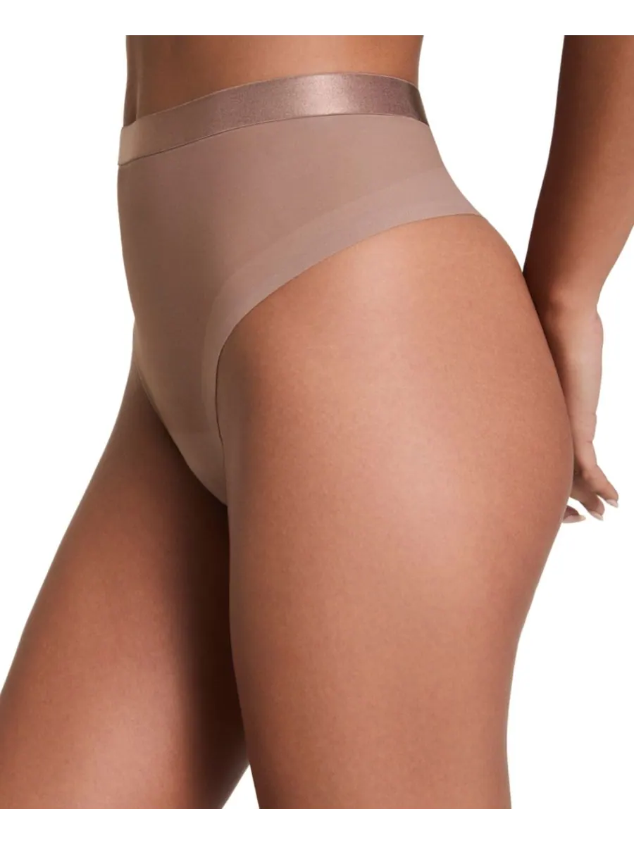 Женские полупрозрачные корректирующие трусики-стринги 10574R SPANX — изображение 3 из 3, кафе-лате