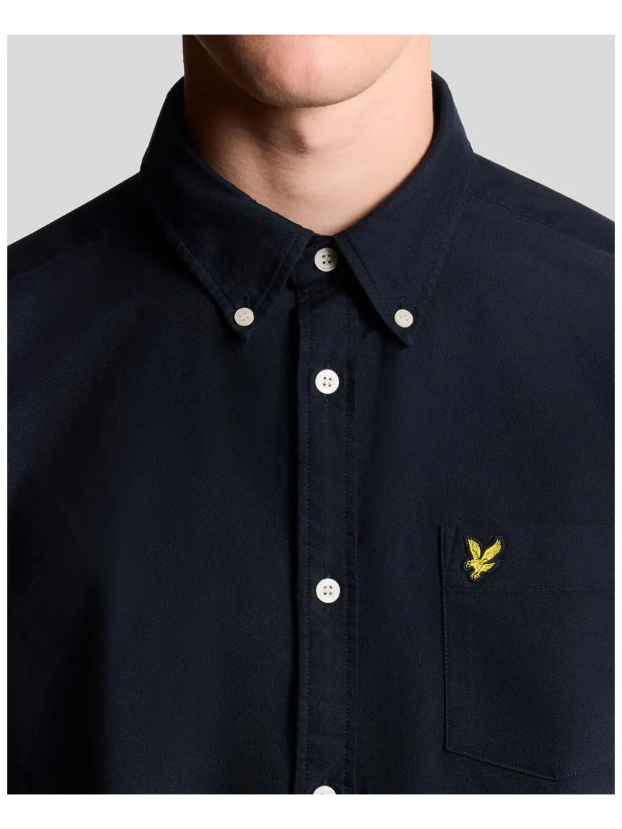 Мужская однотонная рубашка Оксфорд Lyle & Scott — изображение 5 из 6, темный темно-синий