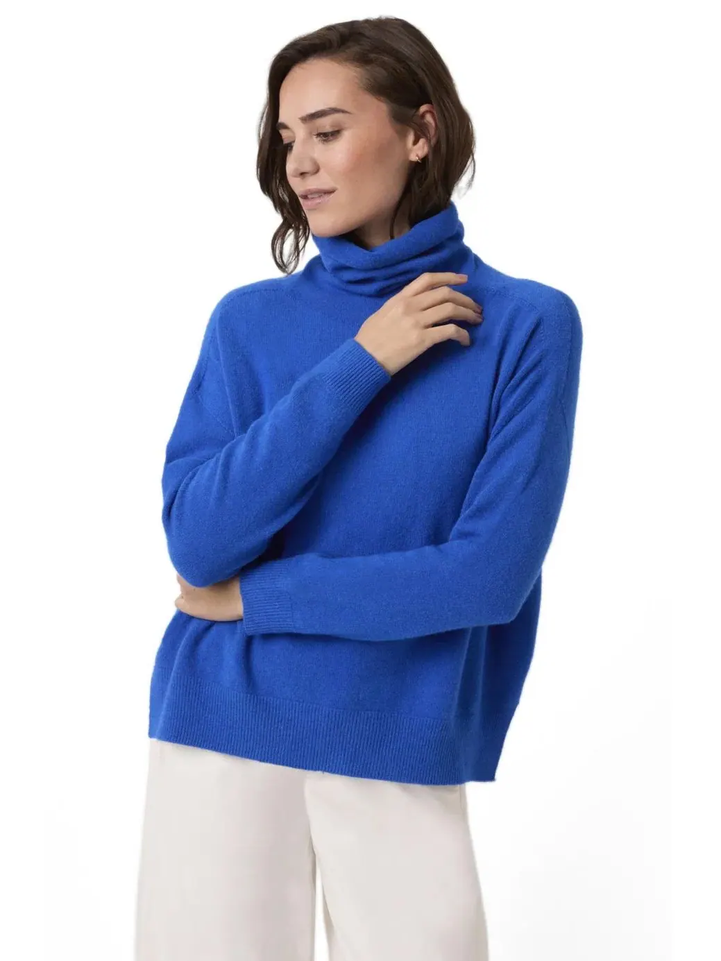 Свободный джемпер с высоким воротником, модель Oversized Slouchy Roll Neck Celtic & Co. — синий
