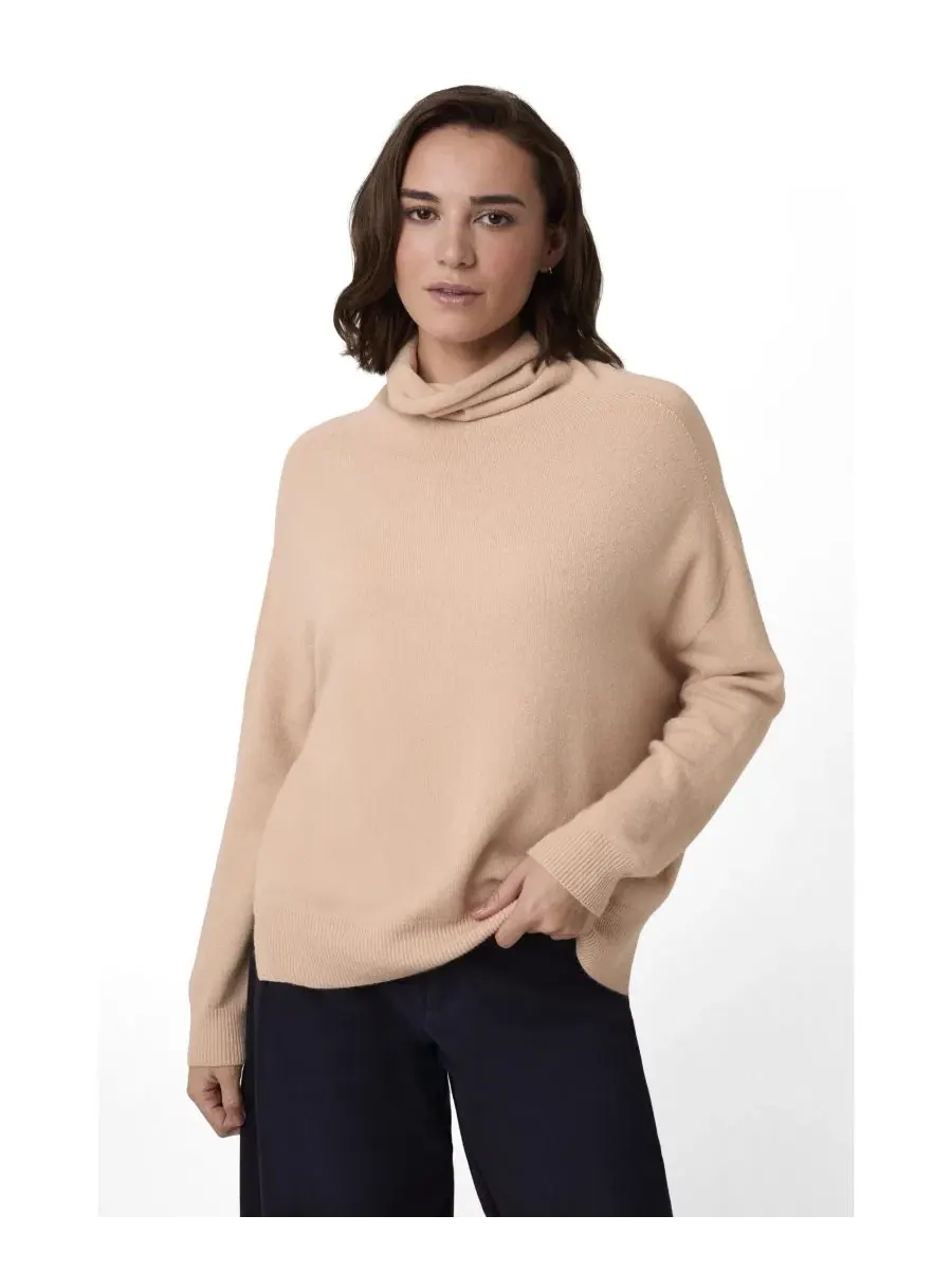 Свитер оверсайз с высоким воротником Slouchy Roll Neck Celtic & Co. — изображение 1 из 6, розовый
