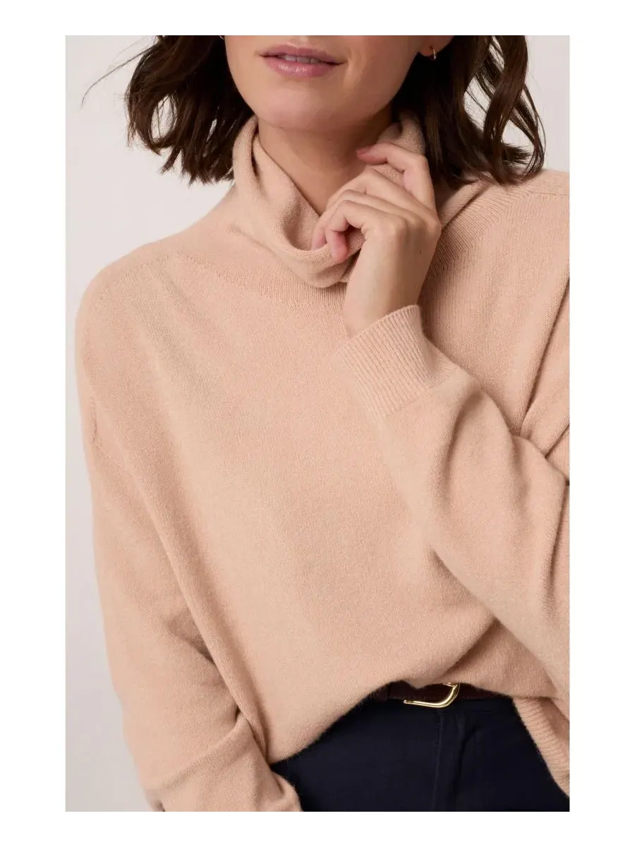 Свитер оверсайз с высоким воротником Slouchy Roll Neck Celtic & Co. — изображение 4 из 6, розовый