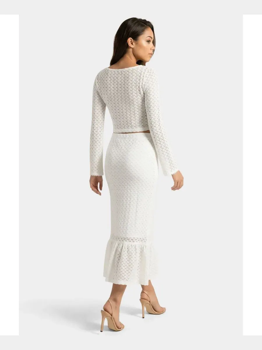 Комплект из топа кроп и юбки с воланами, модель Crochet Top Tiered Skirt Set Bebe — изображение 3 из 3, белый