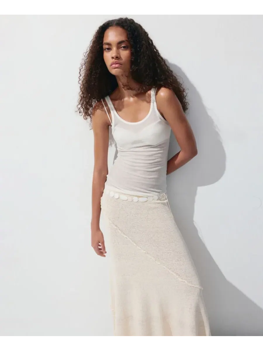 Юбка-миди с волнистой строчкой Midi Skirt Wavy Stitching Detail MANGO — изображение 4 из 6, светлый коричневый