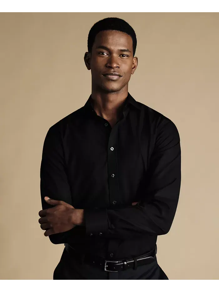 Мужская классическая рубашка Slim-Fit из поплина Charles Tyrwhitt — изображение 1 из 2, черный