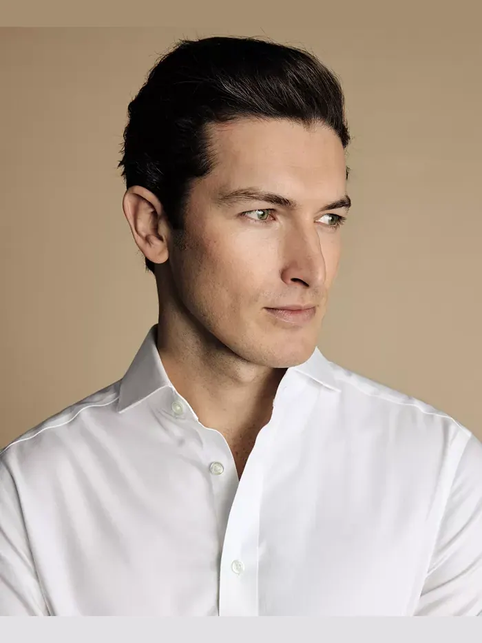 Мужская классическая рубашка Slim-Fit из поплина Charles Tyrwhitt — изображение 2 из 4, белый