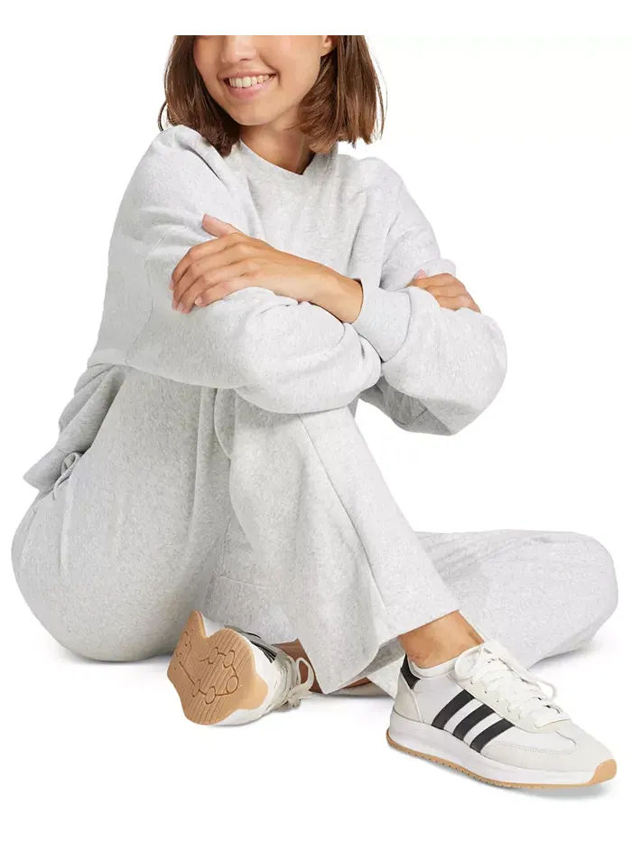 Женские брюки Essentials Feel Cozy Mid-Rise с открытым низом Adidas — изображение 2 из 4, серый