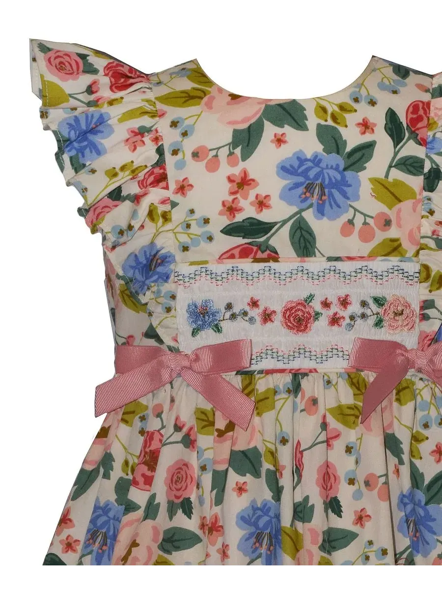 Платье с цветочным принтом, с рукавами-воланами, модель Floral Smocked Flutter-Sleeve Dress Bonnie — изображение 3 из 3