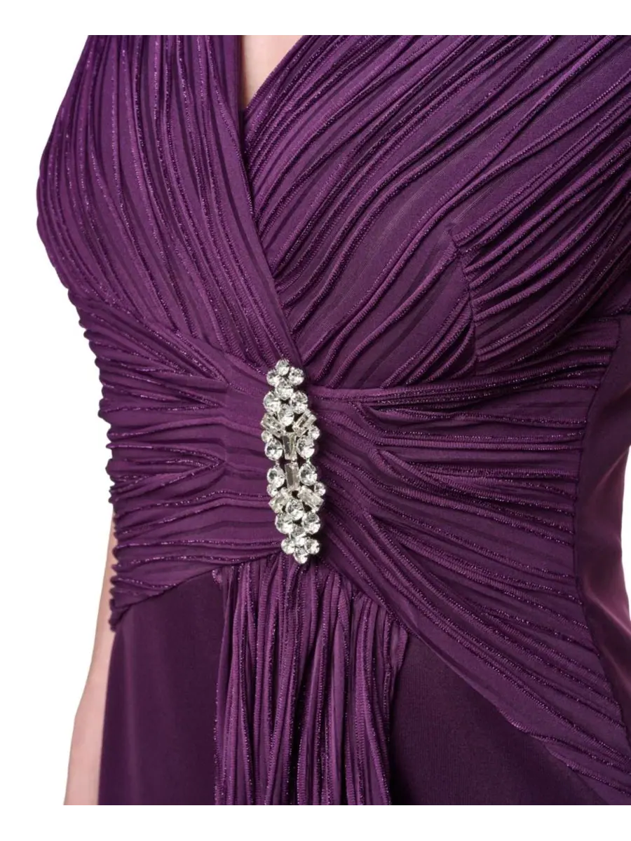 Платье-бальное без рукавов с V-образным вырезом Petite Sleeveless V-Neck Gown Jessica Howard — изображение 5 из 5, фиолетовый
