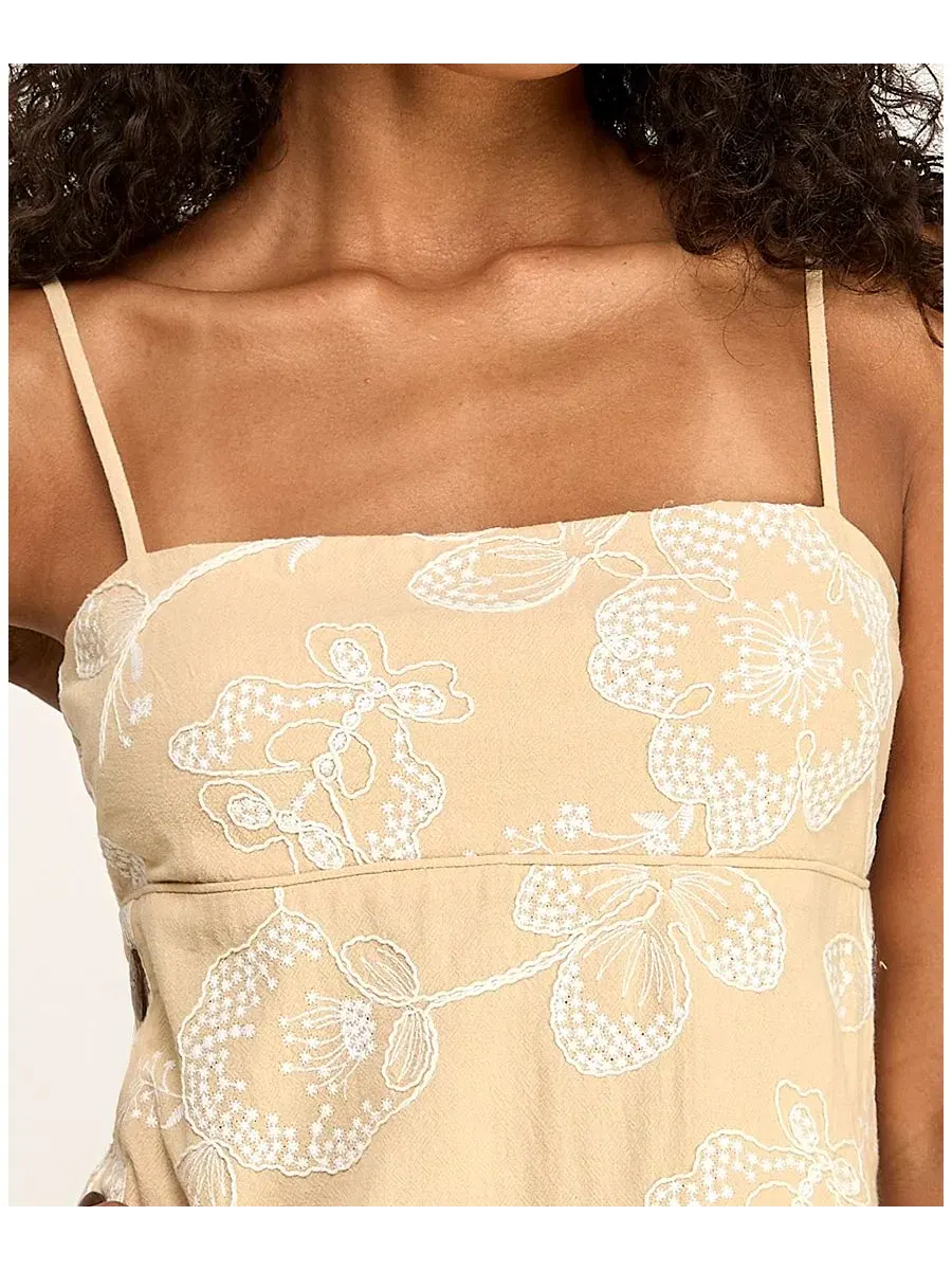 Платье с квадратным вырезом и вышивкой Juniors' Embroidered Square Neck Short Dress SENI & CADE — изображение 4 из 6, бежевый