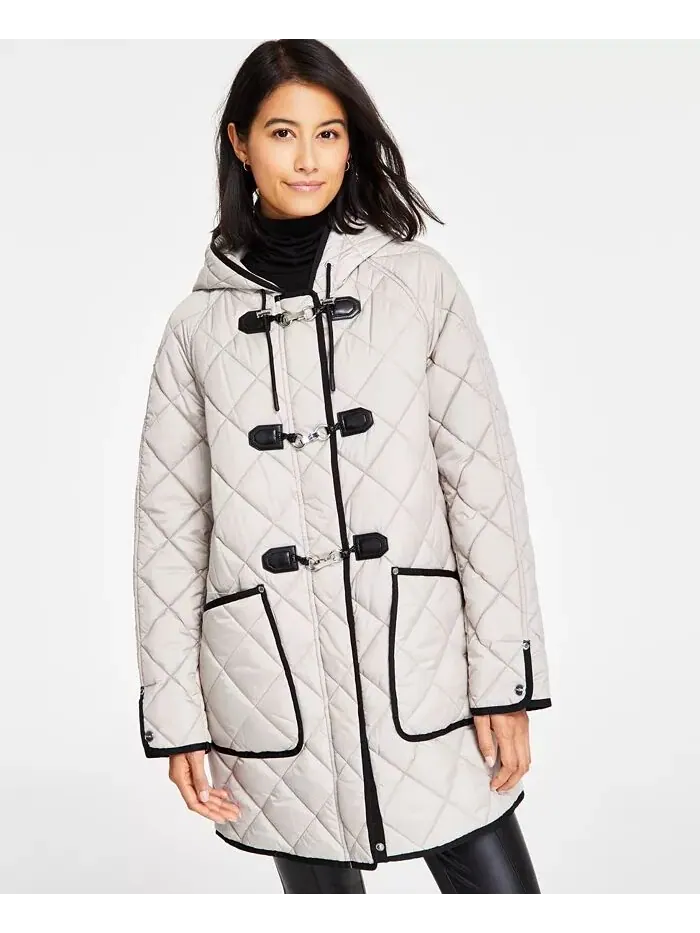 Женское стеганое пальто с капюшоном и застежкой-молнией DKNY — изображение 1 из 4, пар