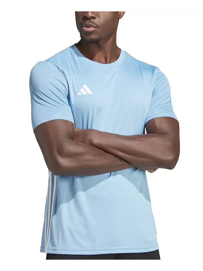 Мужская футболка Tabela 23 Slim-Fit Performance adidas — изображение 1 из 4, светлый синий/белый