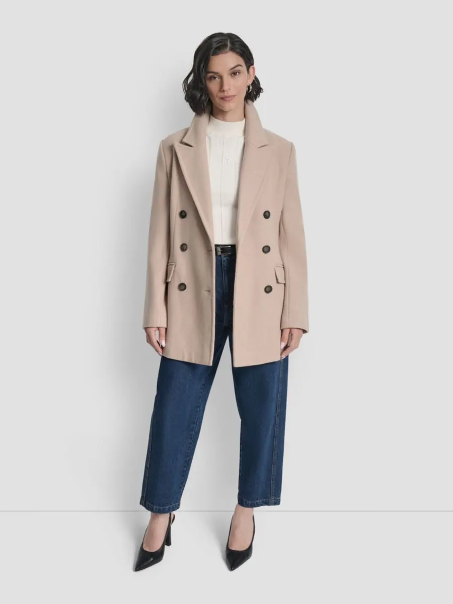 Женское короткое двубортное пальто с поясом DKNY — изображение 8 из 9, коричневый