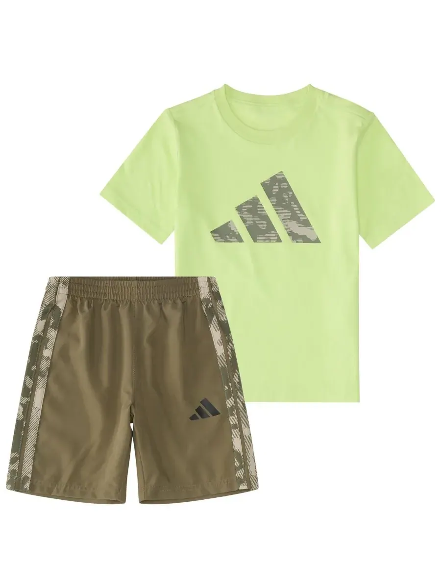 Adidas Детский комплект для мальчика: футболка с коротким рукавом в камуфляжную расцветку с тремя