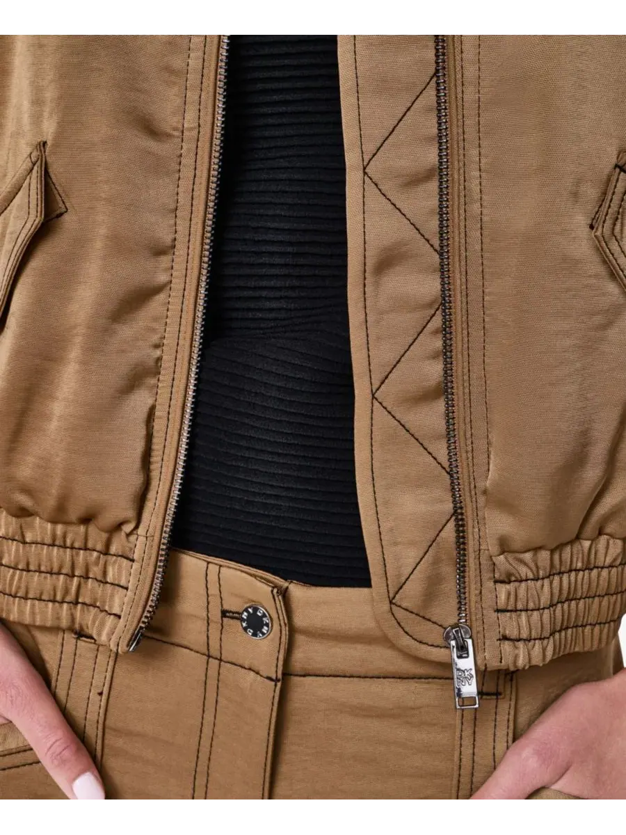 Женская куртка с контрастной отстрочкой и застежкой-молнией, модель Roll-Tab Contrast Stitch Glazed — изображение 8 из 10