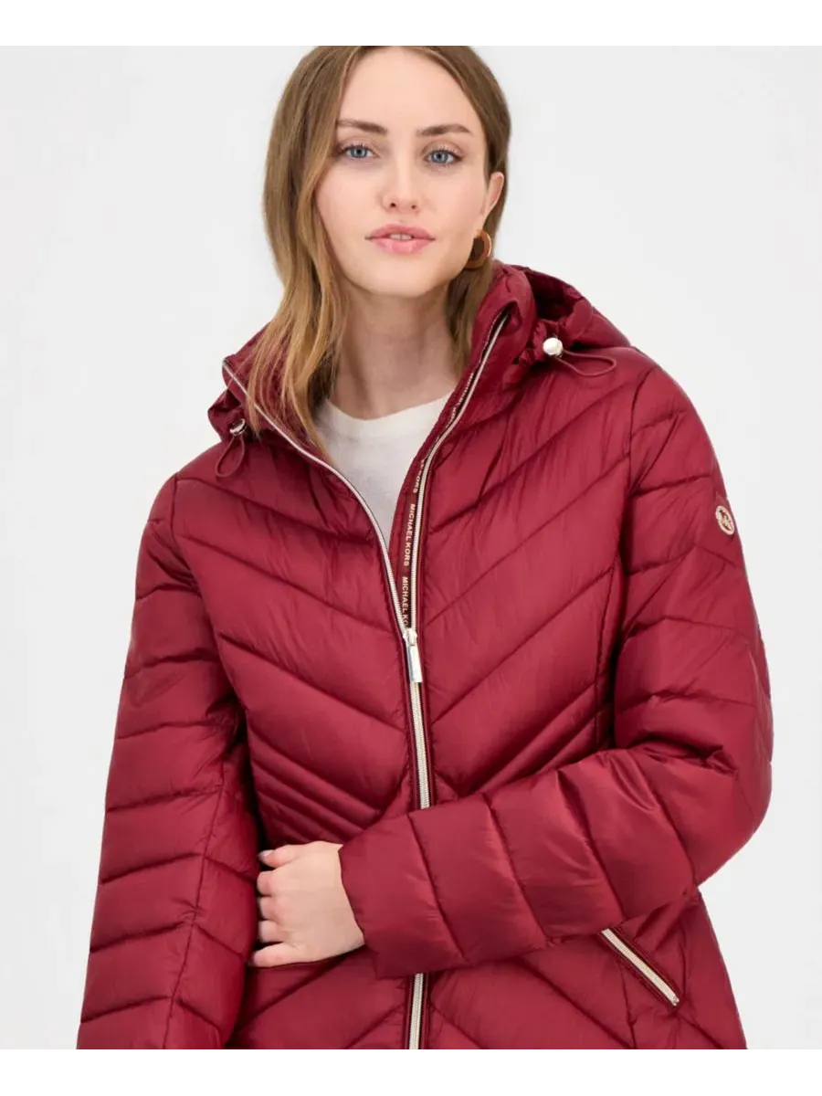 Женское стеганое пальто-пуховик с капюшоном Michael Kors — изображение 3 из 5, глубокий красный