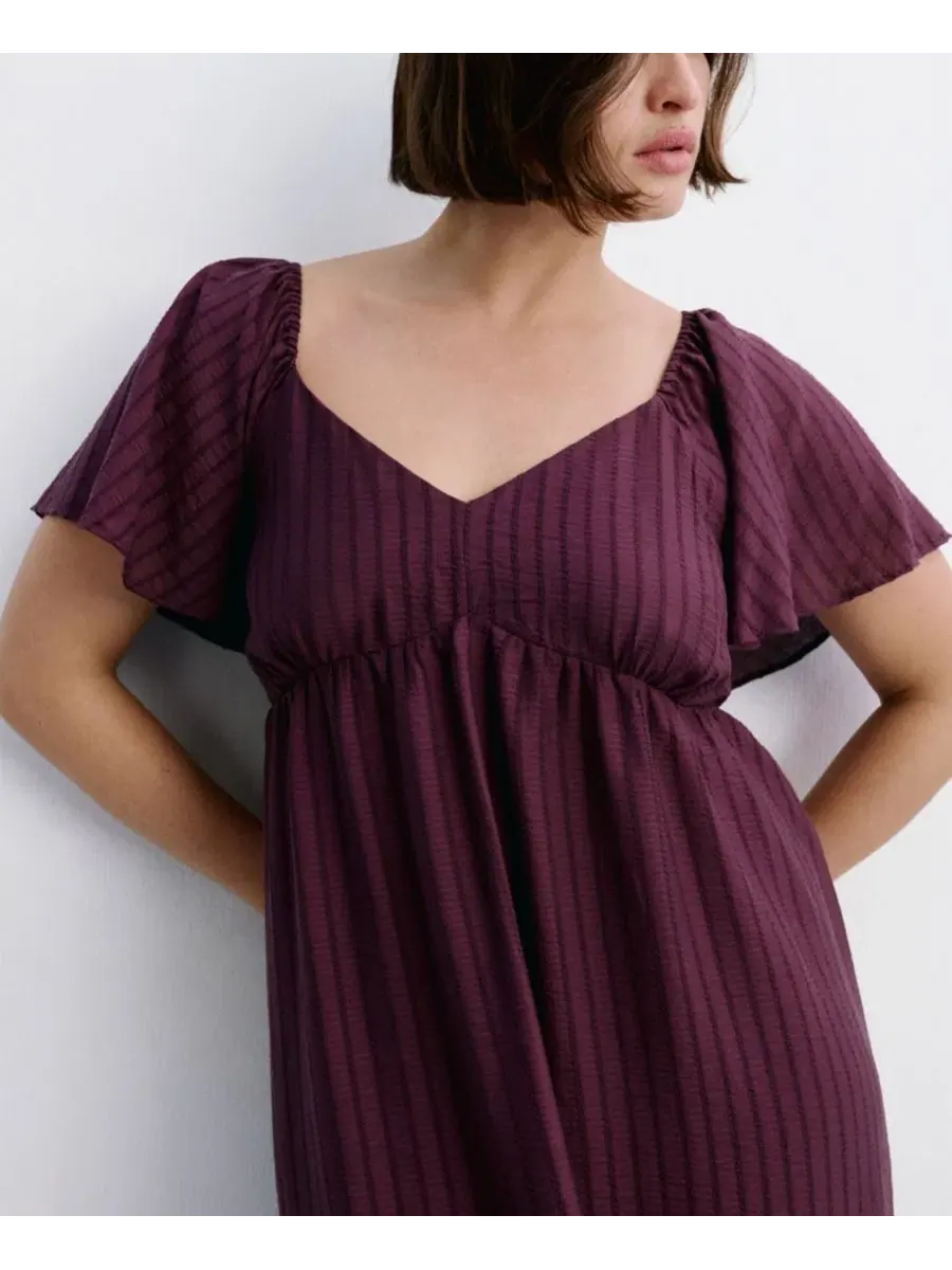 Платье миди с принтом и сборкой сзади, модель Gathered Detail Textured Dress MANGO — изображение 13 из 17, черный