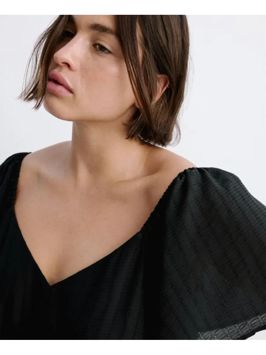 Платье миди с принтом и сборкой сзади, модель Gathered Detail Textured Dress MANGO — изображение 5 из 17, черный