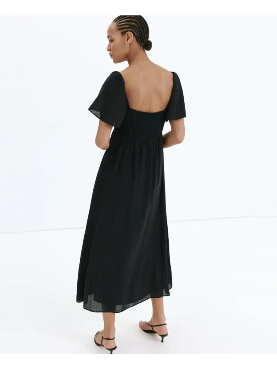 Платье миди с принтом и сборкой сзади, модель Gathered Detail Textured Dress MANGO — изображение 8 из 17, черный