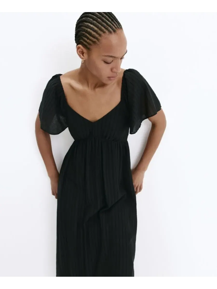 Платье миди с принтом и сборкой сзади, модель Gathered Detail Textured Dress MANGO — изображение 9 из 17, черный