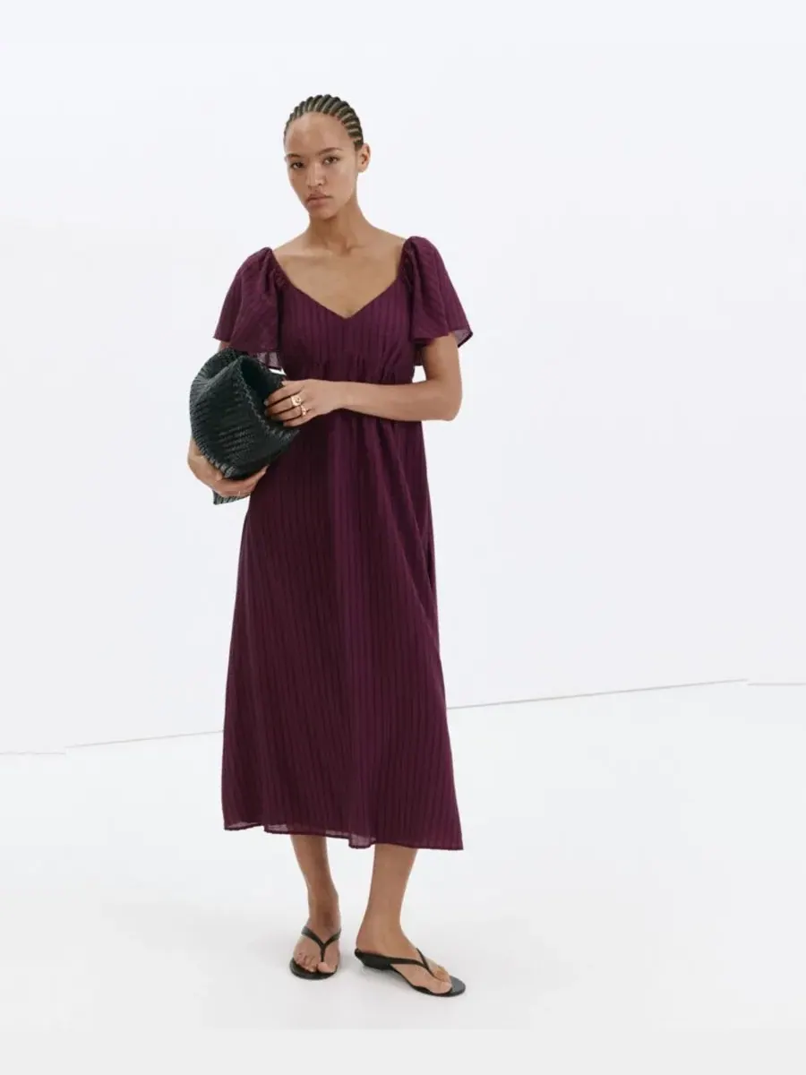 Платье миди с текстурой и сборками, модель Gathered Detail MANGO