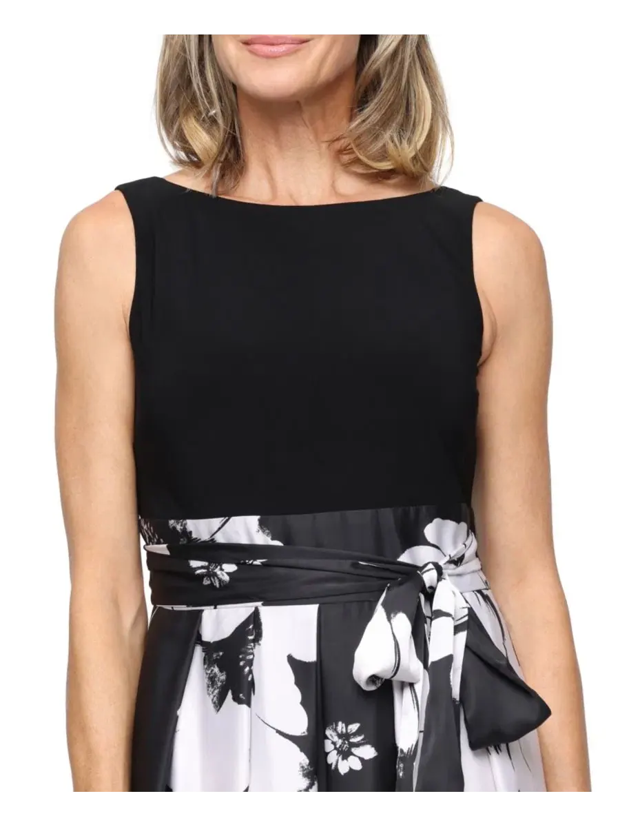 Бальное платье без рукавов с лодочкой, модель Petite Boat Neck Sleeveless Ball Gown SL Fashions — изображение 2 из 3, белый