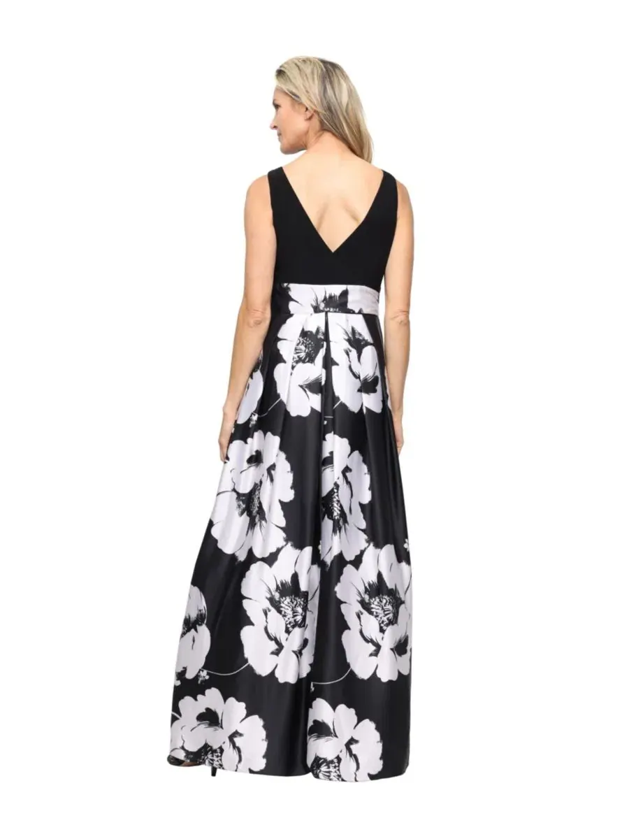 Бальное платье без рукавов с лодочкой, модель Petite Boat Neck Sleeveless Ball Gown SL Fashions — изображение 3 из 3, белый