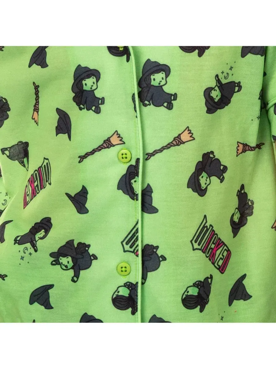 Пижамный комплект с принтом Elphaba Chibi Broom Hat Design Wicked — изображение 3 из 3, зеленый