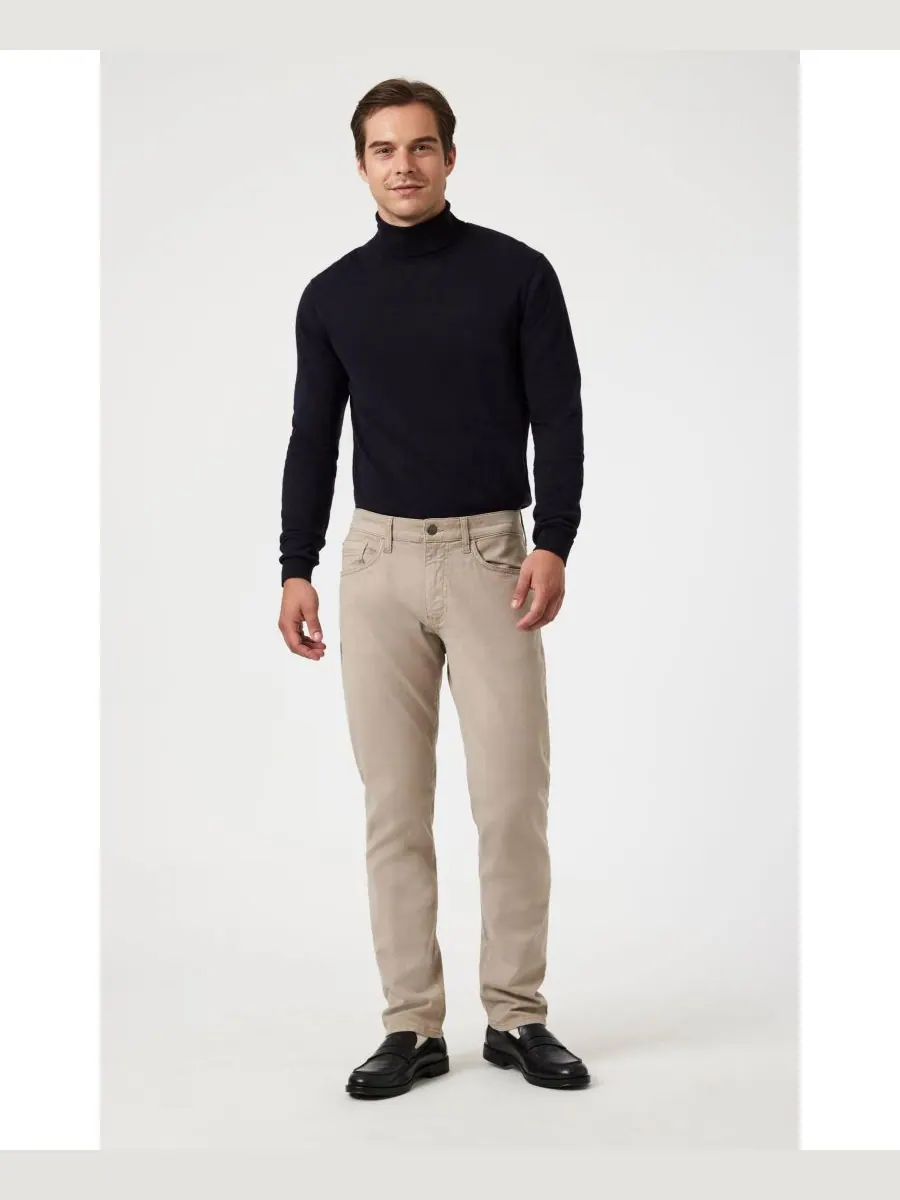 Мужские джинсы Marcus Slim Straight Leg из ткани Luxe Twill цвета латте Mavi Jeans — изображение 4 из 6, хаки