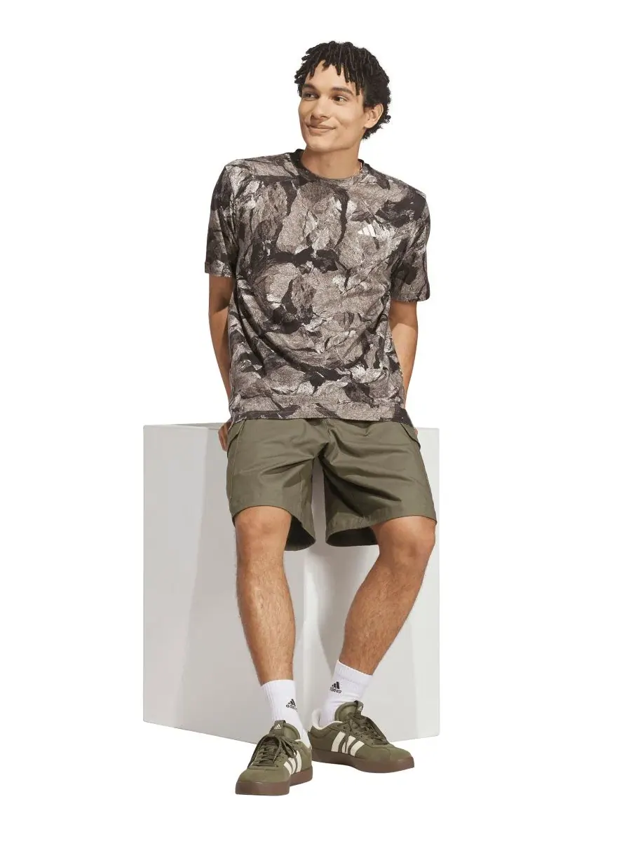 Футболка с графическим принтом Rock Camo adidas — изображение 2 из 3, белый