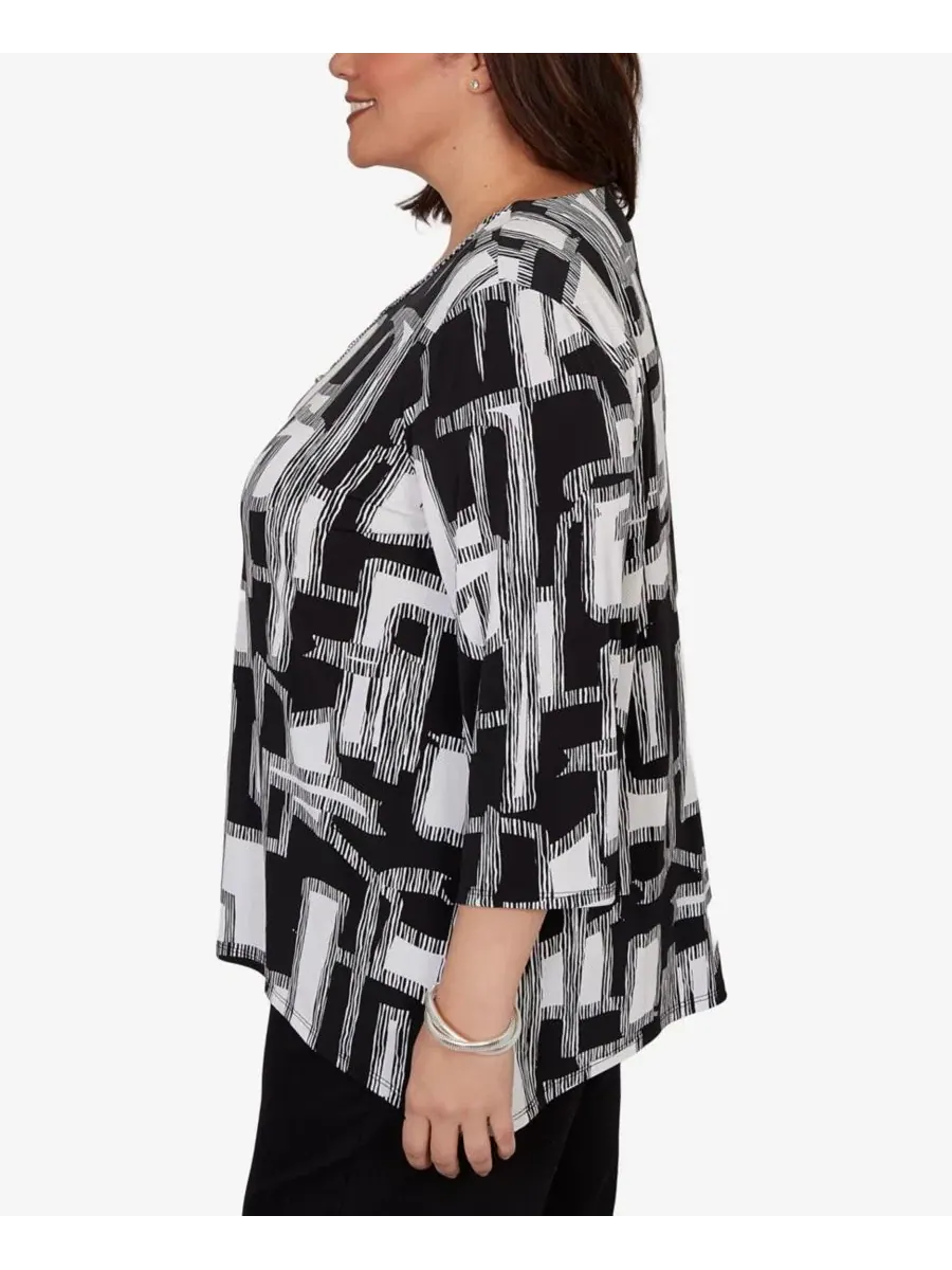 Блуза с принтом и ожерельем Plus Size Geo Boxes Puff Printed Top Alfred Dunner — изображение 3 из 5, черный