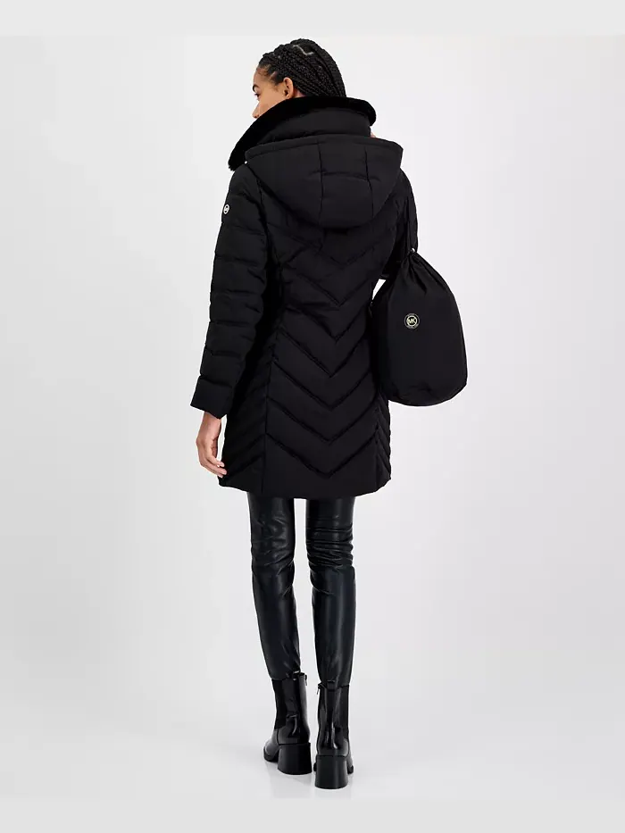 Женское стеганое пальто с капюшоном и отделкой из искусственного меха Michael Kors — изображение 2 из 2, черный