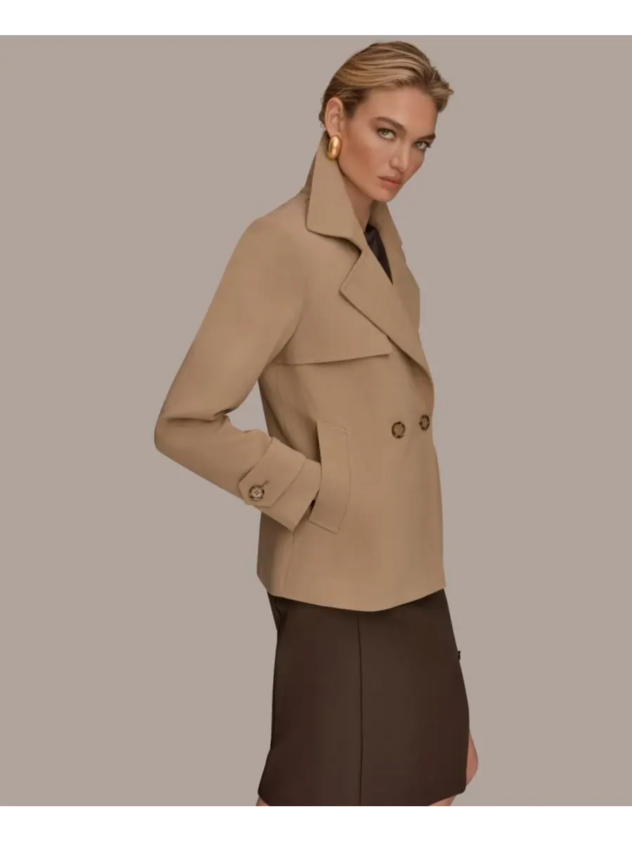 Женский короткий тренч из крепа с воротником-стойкой Donna Karan New York, светлый-camel — изображение 4 из 8, коричневый