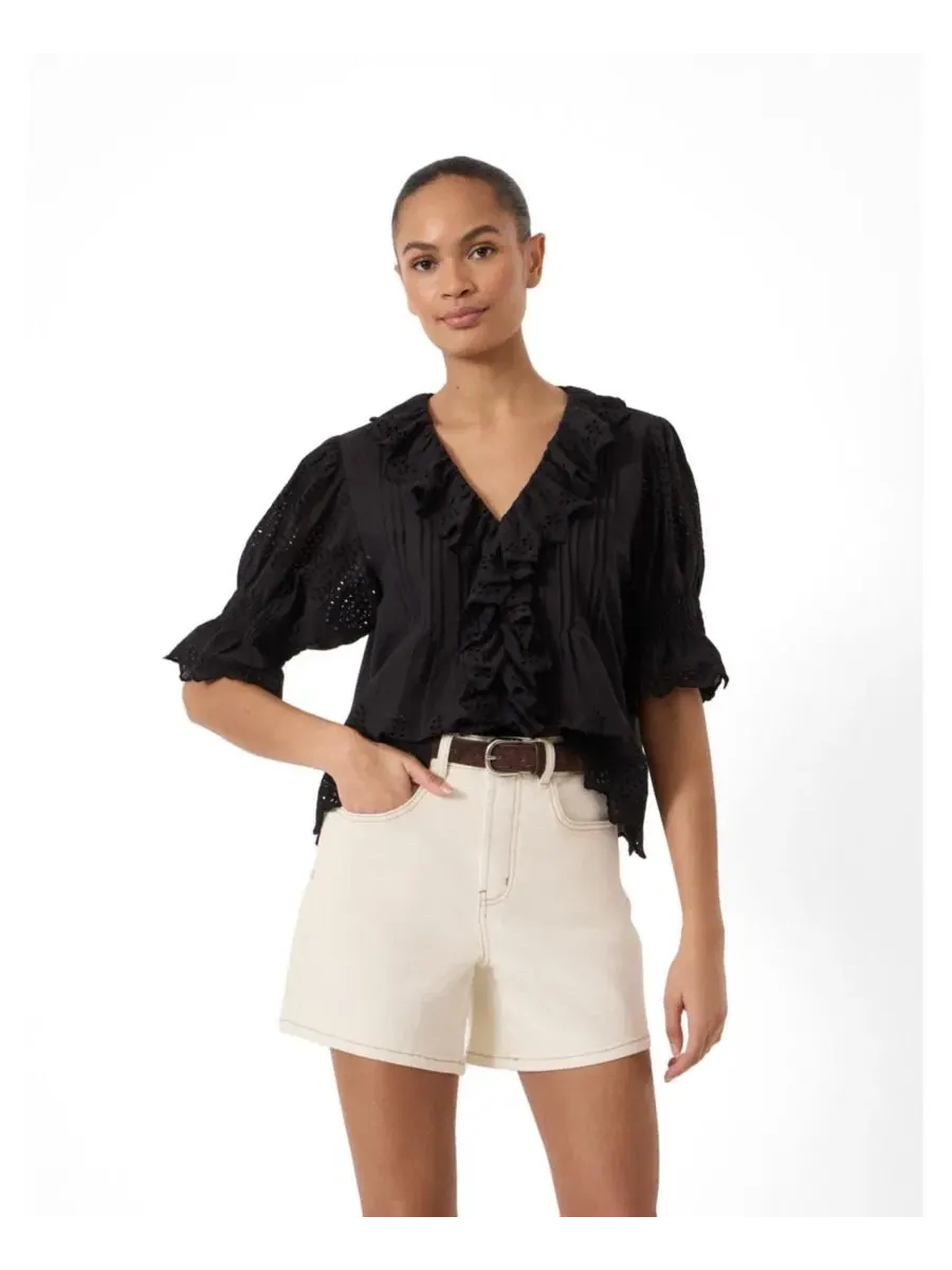 Блуза с рюшами Koa Short-Sleeve V-Neck Ruffle Blouse Hush