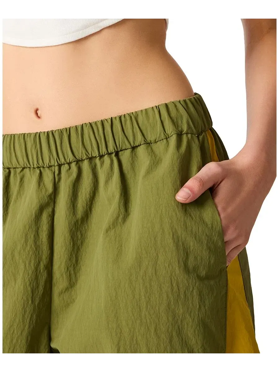 Спортивные брюки с разрезами по низу, модель Khoda Mid-Rise Barrel Track Pants Steve Madden — изображение 4 из 5, груз