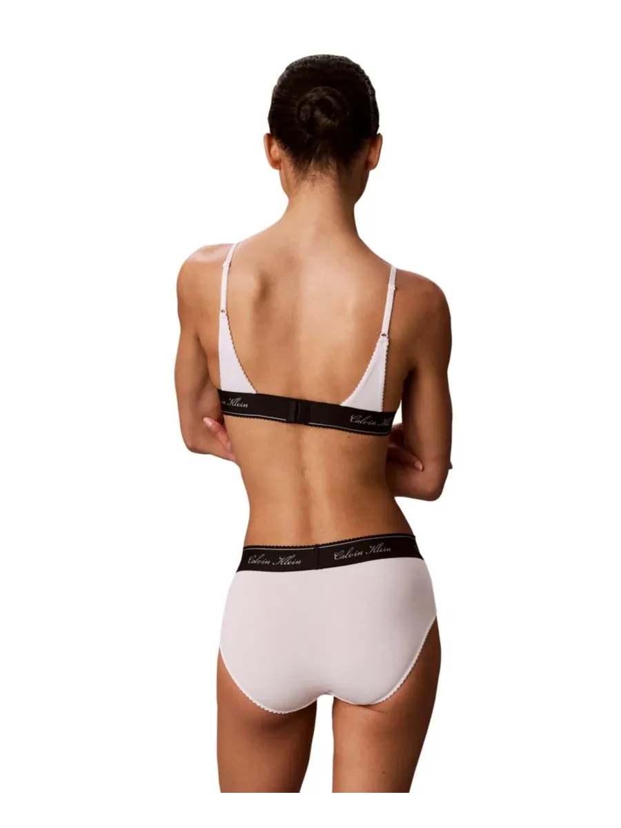 Бюстгальтер треугольной формы без косточек Icon Cotton-Modal Script Calvin Klein — изображение 7 из 10, белый