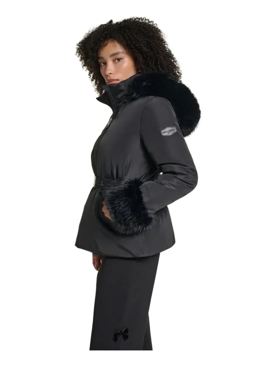 Женский утепленный пуховик с капюшоном и меховой отделкой, модель Belted Hooded Fur Cuffs Puffer — изображение 3 из 8, черный