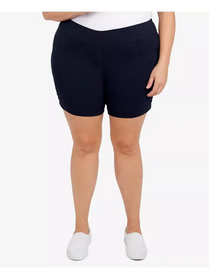 Эластичные шорты Plus Size Essentials однотонные с технологичной тканью и поясом на резинке HEARTS — изображение 1 из 1