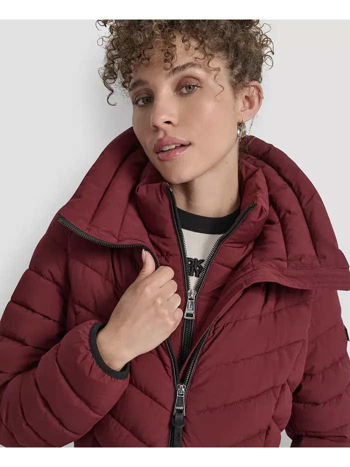 Женское стеганое пальто с комбинацией карманов DKNY — изображение 5 из 6, бордо