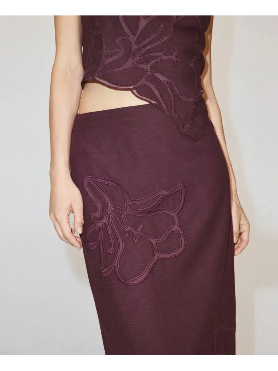 Юбка-миди из льна с вышивкой Floral Embroidered MANGO — изображение 4 из 7, темный красный