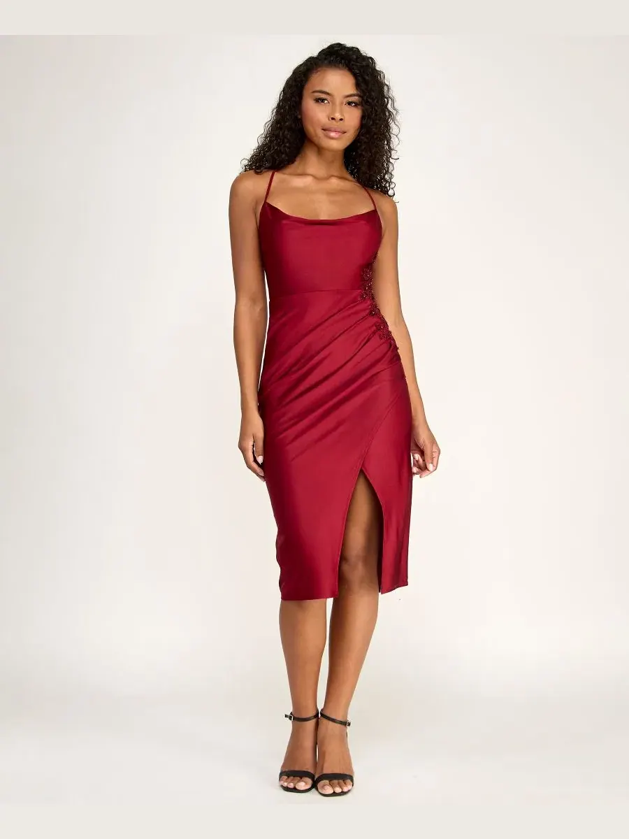Платье-миди с запахом и драпированным вырезом, модель Cowl Neck Wrap Front Midi Dress SENI & CADE