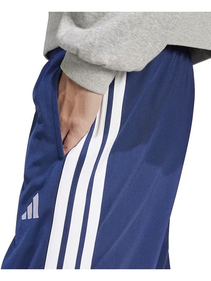 Мужские классические сужающиеся спортивные брюки в полоску adidas — изображение 3 из 4