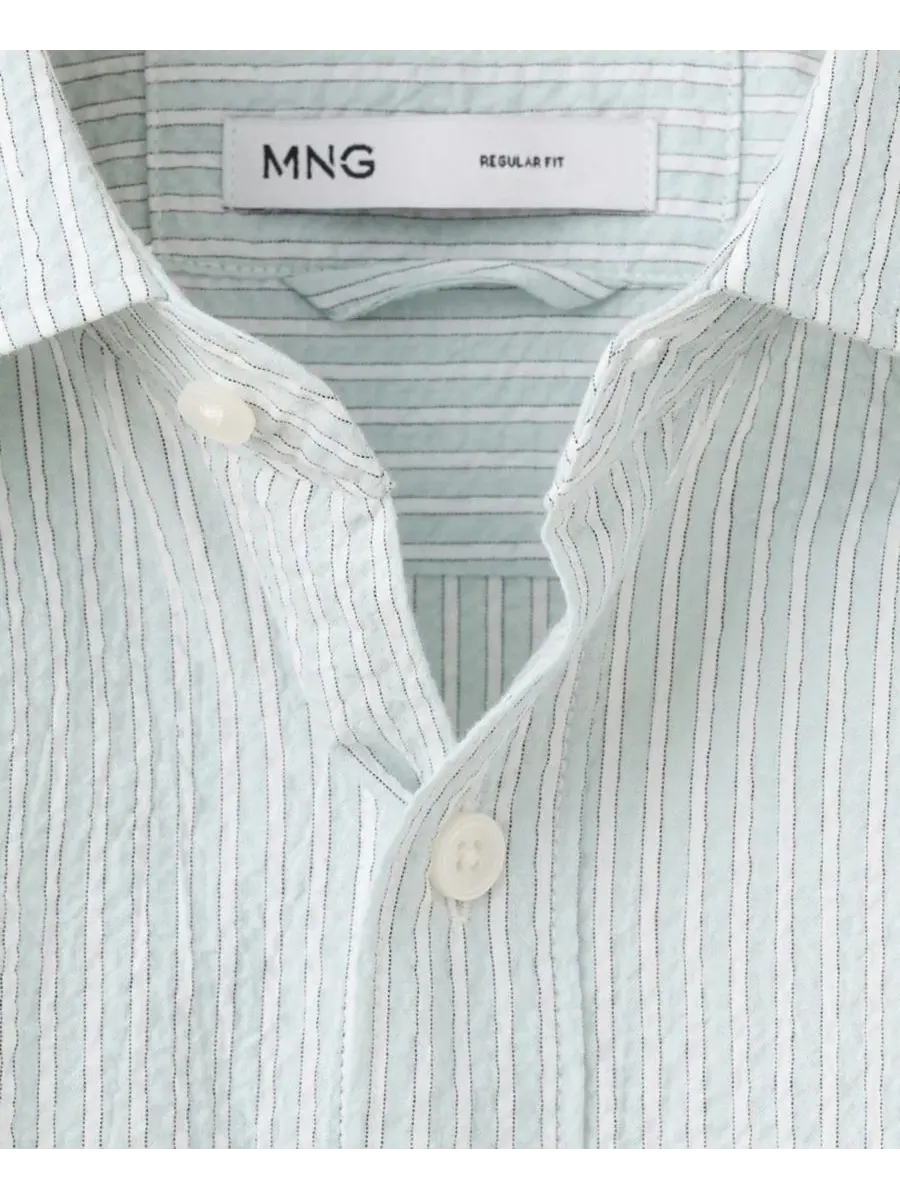 Мужская рубашка с фактурным полосатым принтом, модель Textured Striped Seersucker Shirt MANGO — изображение 5 из 6, зеленый