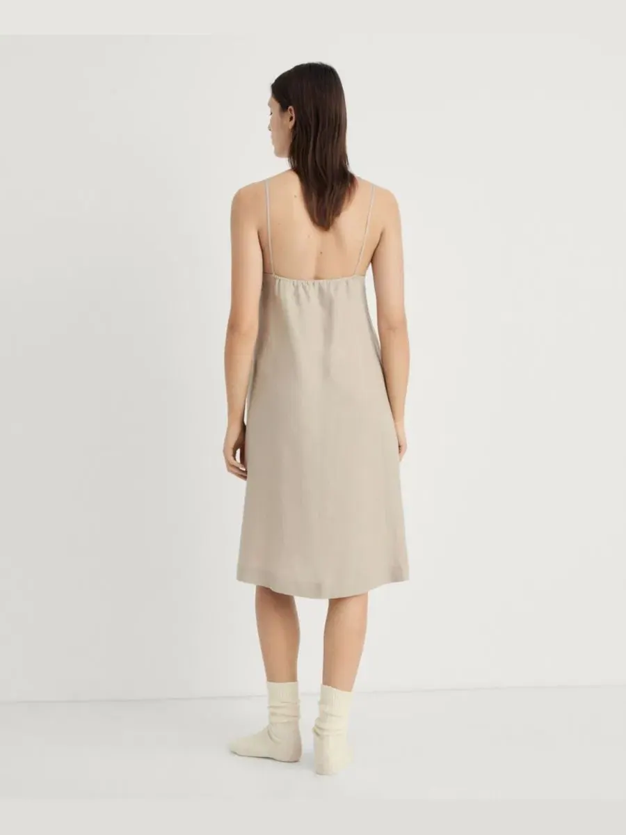 Женская льняная ночная сорочка без рукавов, модель Linen Nightgown MANGO — изображение 2 из 4, бежевый