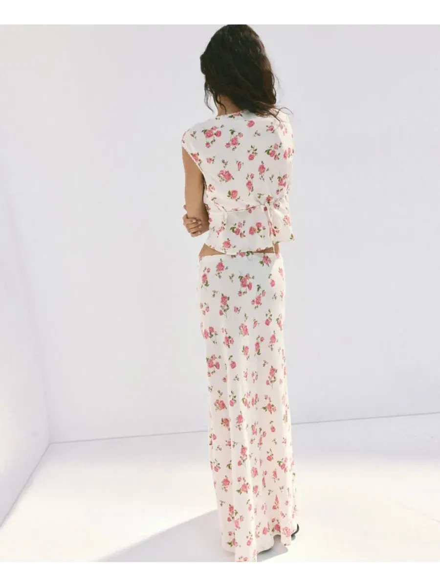 Блузка без рукавов с кружевом и V-образным вырезом, модель Floral V-Neck Sleeveless Lace Blouse — изображение 3 из 7, черный