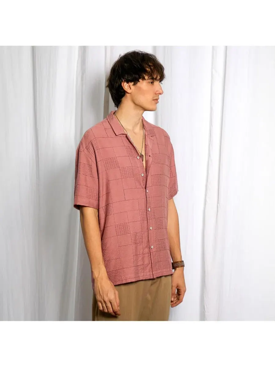 Оверсайз рубашка с коротким рукавом, Breezy Foliage Shirt Campus Sutra — изображение 4 из 7, коричневый